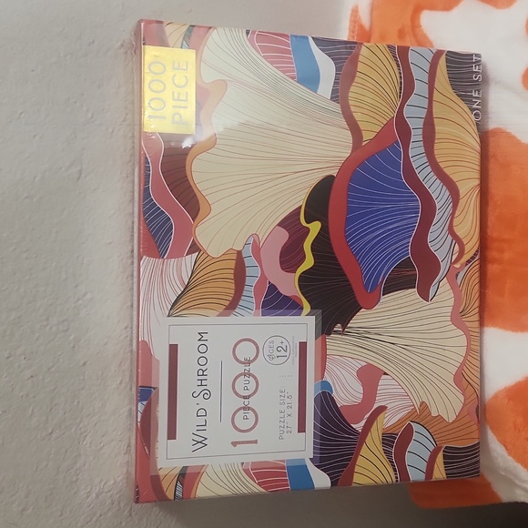Wild Shroom Art Puzzle 1000 Pieces 27" x 21.5" - Picture 1 of 2